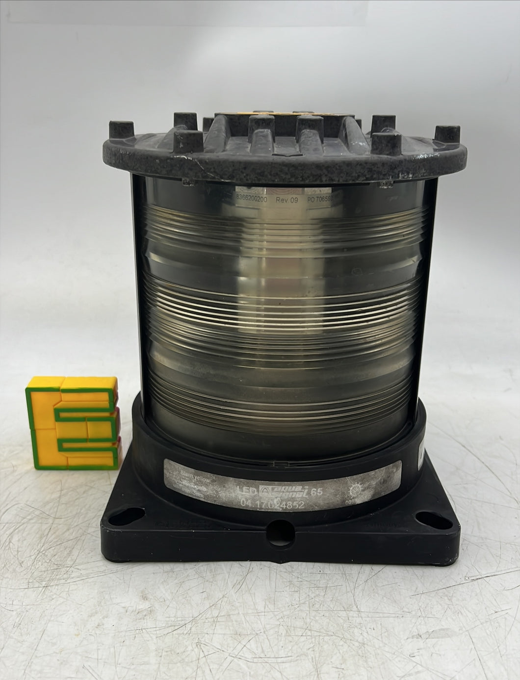 Aqua Signal 3662405000 Series 65 Yellow Stern LED Masthead Light (Used)