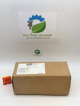 Load image into Gallery viewer, Parker PGI M-650S6P-VSH 3-Valve Manifold Asy. (New)