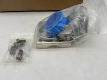 Load image into Gallery viewer, Parker PGI M-650S6P-VSH 3-Valve Manifold Asy. (New)
