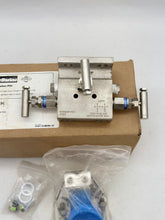 Load image into Gallery viewer, Parker PGI M-650S6P-VSH 3-Valve Manifold Asy. (New)