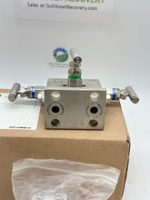 Load image into Gallery viewer, Parker PGI M-650S6P-VSH 3-Valve Manifold Asy. (New)