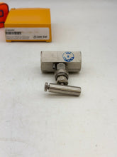 Load image into Gallery viewer, Parker V-508S6P Needle Valve Assembly, 1/2&quot; FNPT x 1/2&quot; FNPT (New)