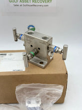 Load image into Gallery viewer, Parker PGI M-650S6P-VSH 3-Valve Manifold Asy. (New)