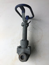 Load image into Gallery viewer, LVF 3/4&quot; 800 Iron Gate Valve (Used)