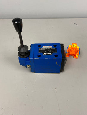 Rexroth R900589954 Hydraulic Directional Control Valve w/ Lever (No Box)