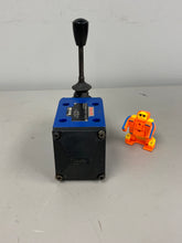 Load image into Gallery viewer, Rexroth Bosch R900589954 4WMM10J31/F Hydraulic Directional Control Valve w/Lever (No Box)