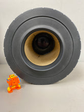 Load image into Gallery viewer, Fleetguard AH19042 Air Filter (New)