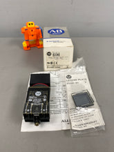 Load image into Gallery viewer, Allen-Bradley 800MB-CA4A Series A Small Square Flush Head, Push Button Grey (New)
