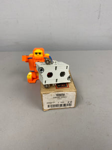 Eaton Cutler-Hammer 10250T51 Series D1 Contact Block, *Lot of (2) Contacts* (Open Box)