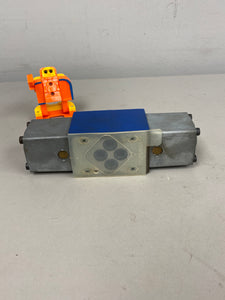 Rexroth R978919116 Hydraulic Directional Control Valve (No Box)