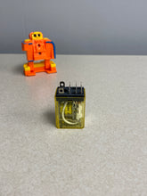 Load image into Gallery viewer, IDEC RH2B-U DC 24V General Purpose Relay 24 VDC 10 Amp *Lot of (15)* (Used)