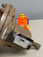 Load image into Gallery viewer, Cashco Model D CI/CI/B2, 1/2&quot; NPT Regulator, P/N 2B4-1B27-12400000C (Open Box)
