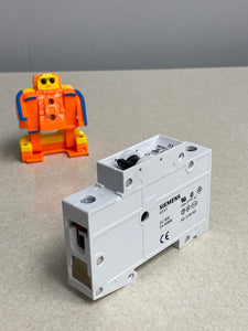 Siemens 5SX21 C16 Breaker 230/400 Volts, *Lot of (8) Breakers* (No Box)