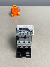 Load image into Gallery viewer, Allen Bradley 592-B1ET Series A Thermal Overload Relay NEMA B600 1.6-5.0 Amp (Used)