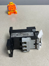 Load image into Gallery viewer, Allen Bradley 592-B1ET Series A Thermal Overload Relay NEMA B600 1.6-5.0 Amp (Used)