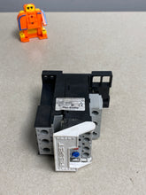 Load image into Gallery viewer, Allen Bradley 592-B1ET Series A Thermal Overload Relay NEMA B600 1.6-5.0 Amp (Used)