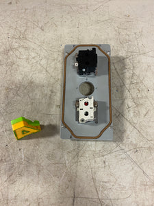 Cutler-Hammer 10250T3593 Series R4 Control Station-No Start Btn-Sm Crack Stop Btn (Open Box)