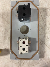 Load image into Gallery viewer, Cutler-Hammer 10250T3593 Series R4 Control Station-No Start Btn-Sm Crack Stop Btn (Open Box)