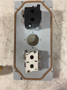 Cutler-Hammer 10250T3593 Series R4 Control Station-No Start Btn-Sm Crack Stop Btn (Open Box)