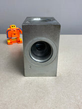 Load image into Gallery viewer, Integrated Hydraulics B11474 WO 017335 IHI 0825 Valve (No Box)