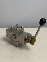 Load image into Gallery viewer, Cameron 309088-13 REV 09 Panel Valve, 1/4&quot; (Used)