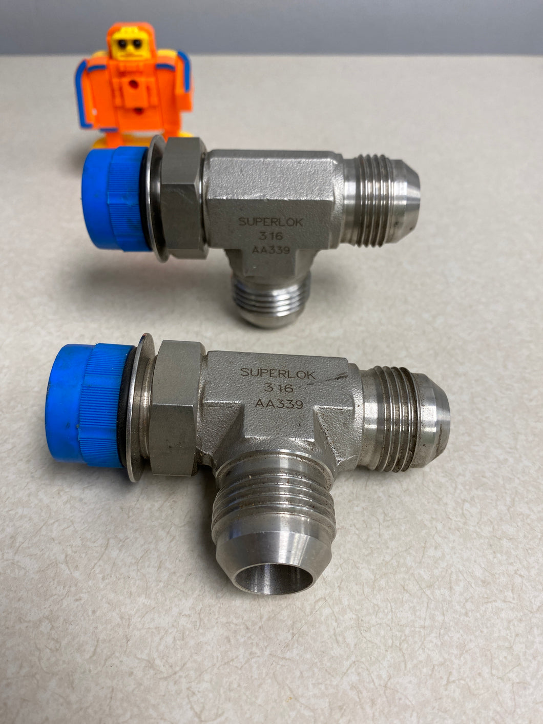 Superlok 316 AA339 MJIC Male Boss MJIC Run Tee Fitting *Lot of (2)* (No Box)