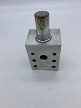 Load image into Gallery viewer, Sun Hydraulics WDJ Direct Mount Manifold with CBGA Counter Balance Valve (Open Box)