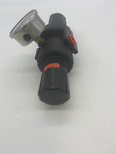 Load image into Gallery viewer, Air Line Regulator, 3/4&quot; with 200 PSI Gauge (No Box)