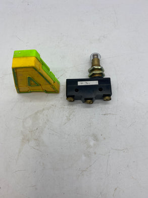 Suns Z-15GQ22 Industrial Snap Action Switch, Panel Mount, Plunger, Roller Actuator (No Box)
