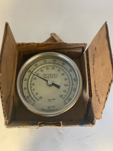 Load image into Gallery viewer, Trend Model 30 Bimetal Thermometer 0/250 F &amp; -20/120 C, 2 1/2&quot; Stem, 1/2&quot; NPT (Open Box)