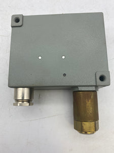 Trafag 900.2381.907 Type: P40 Pressostat (Open Box)