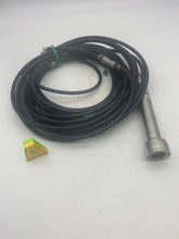 Load image into Gallery viewer, Honeywell TS10012 TS Tanksystem Hermetic Oxy w/ Flow, Calibration Gas Regulator (Used)