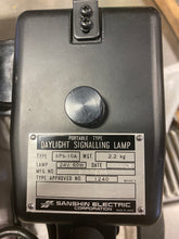 Load image into Gallery viewer, Sanshin SPS-10A Daylight Signaling Lamp w/ Case (Used)