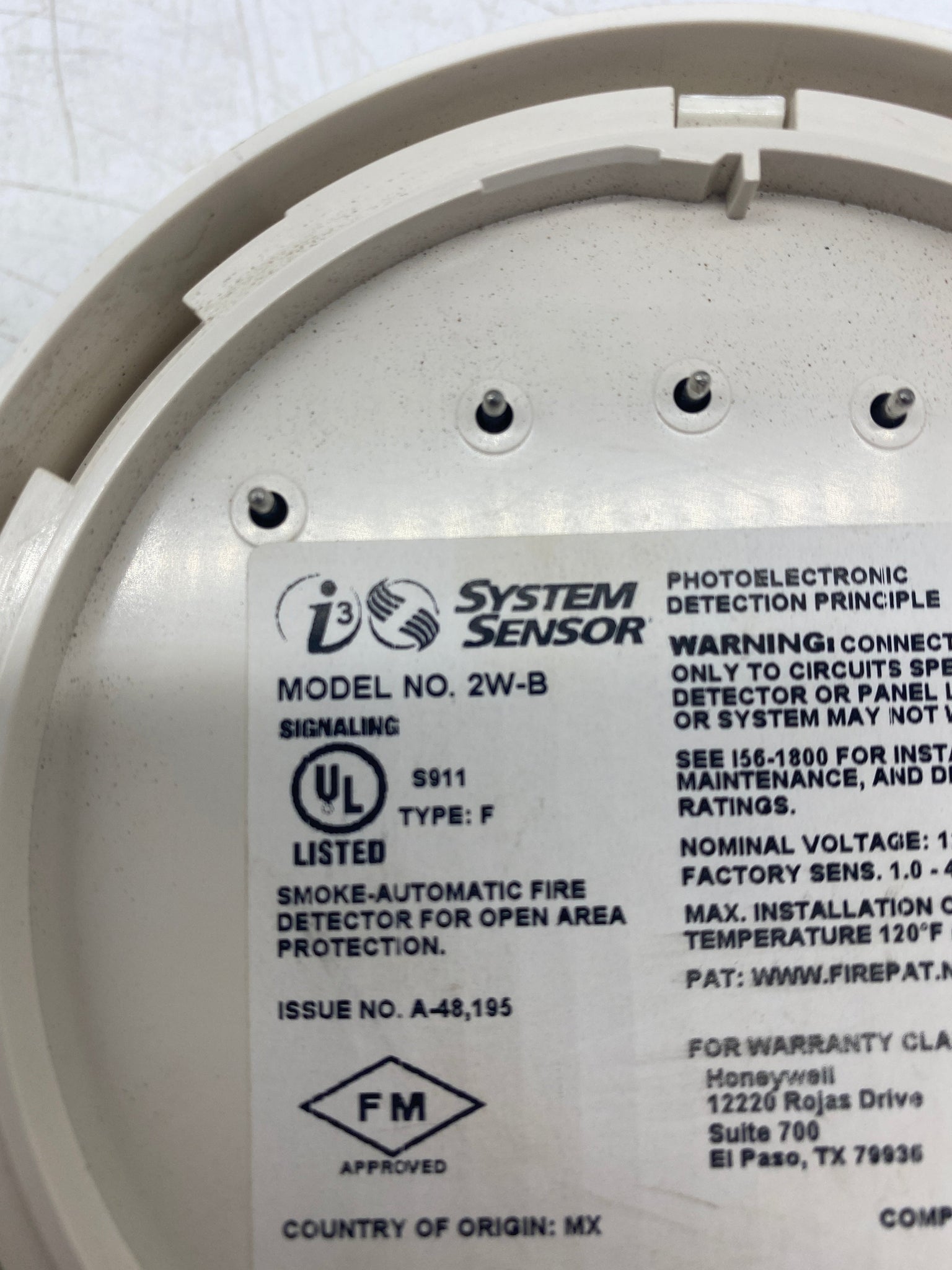 System Sensor 2WB, 2Wire PlugIn Photoelectric with Base *Lot of