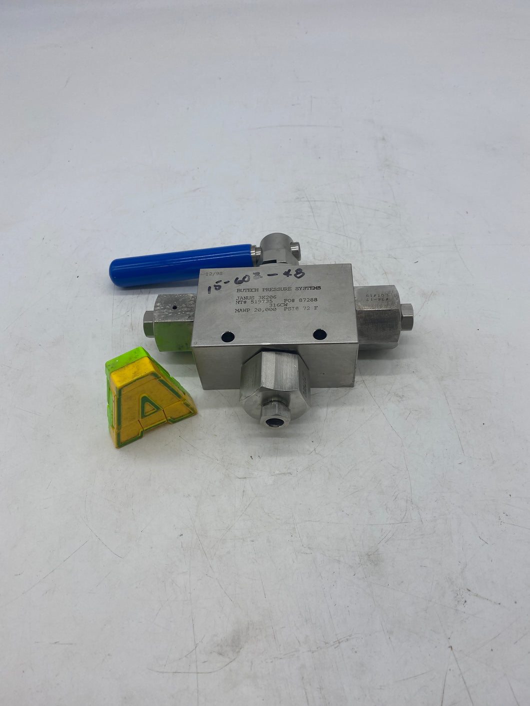 Butech 3K206, 3-Way Trunnion Valve, 3/8