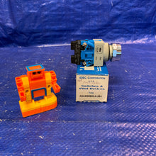 Load image into Gallery viewer, IDEC ASLW39920-A-24V Selector Switch, Illuminated, *No Knob, Bulb* (Open Box)