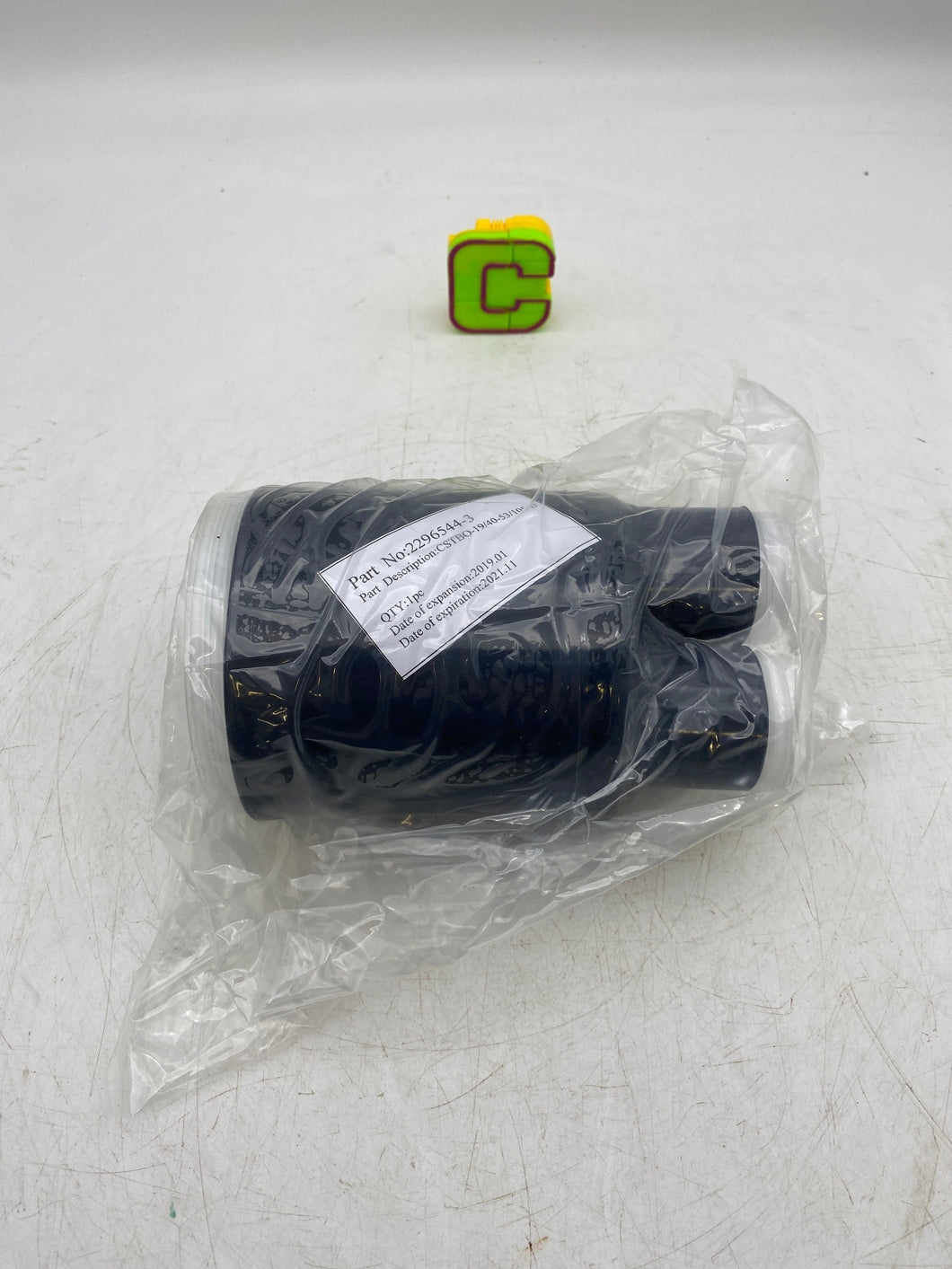 Raychem 2296544-3 CSTBO-19/40-53/105D Power Cable Breakout Boot, 3-Way (No Box)