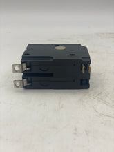 Load image into Gallery viewer, Square D Q0B62 2-Pole Circuit Breaker, 15 Amp *Lot of (5)* (Used)