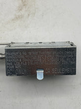 Load image into Gallery viewer, Halo H7RT Recessed Light Fixture *Lot of (6) in (1) Box* (Open Box)