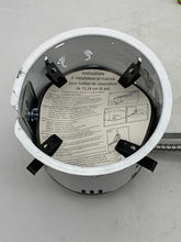 Load image into Gallery viewer, Halo H7RT Recessed Light Fixture *Lot of (6) in (1) Box* (Open Box)