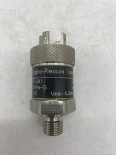 Load image into Gallery viewer, Trafag 8242.76.2017 Engine-Pressure Transmitter (No Box)