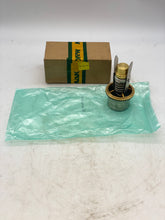 Load image into Gallery viewer, MAK (Caterpillar) 193-098-458 Thermostat / Regulator (New)
