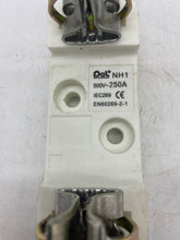 Load image into Gallery viewer, DEL Type NH1 Ceramic Fuse Base, 500V-250A, (Open Box)