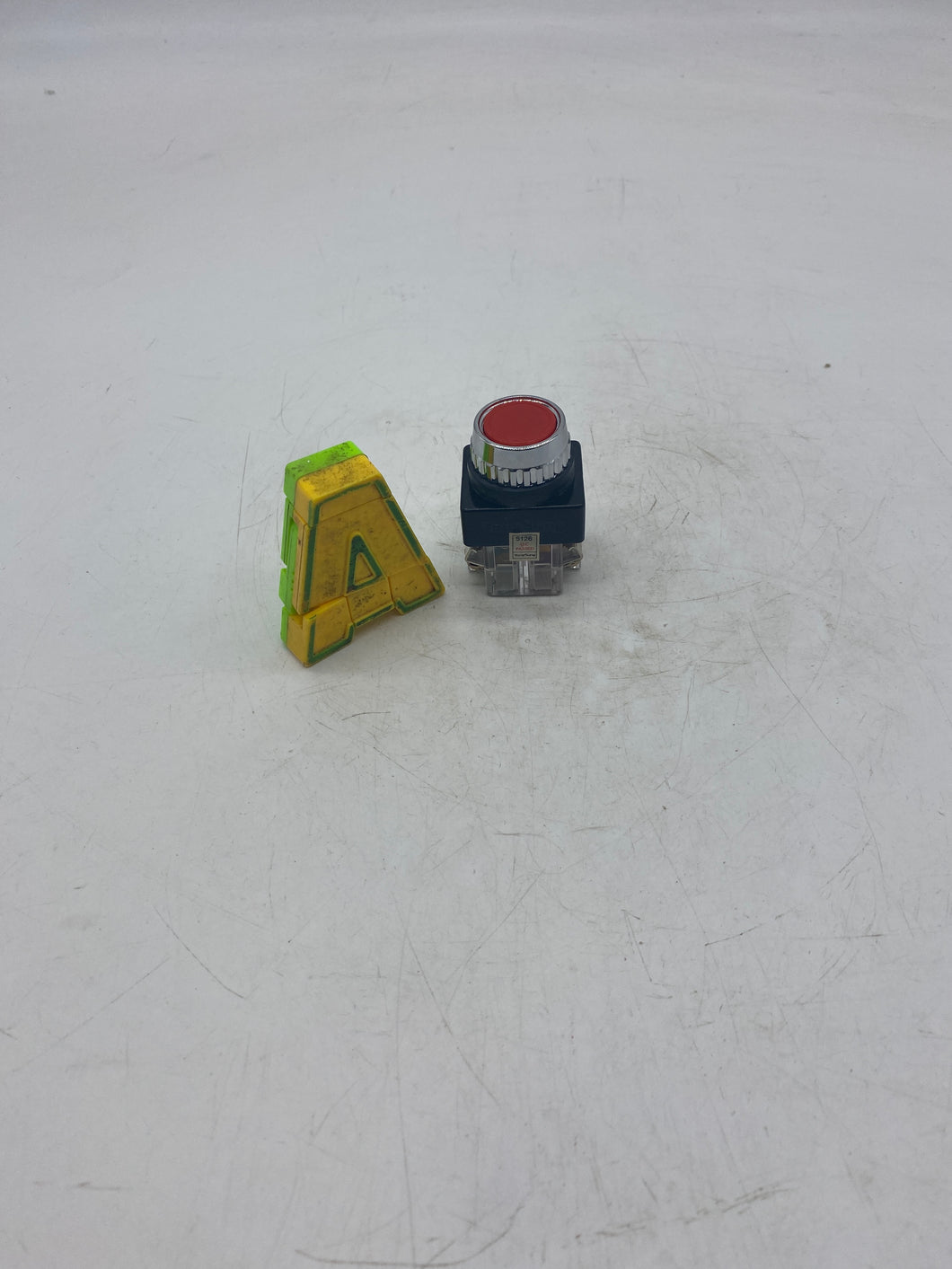 YongSung YSP12-11, Pushbutton (No Box)