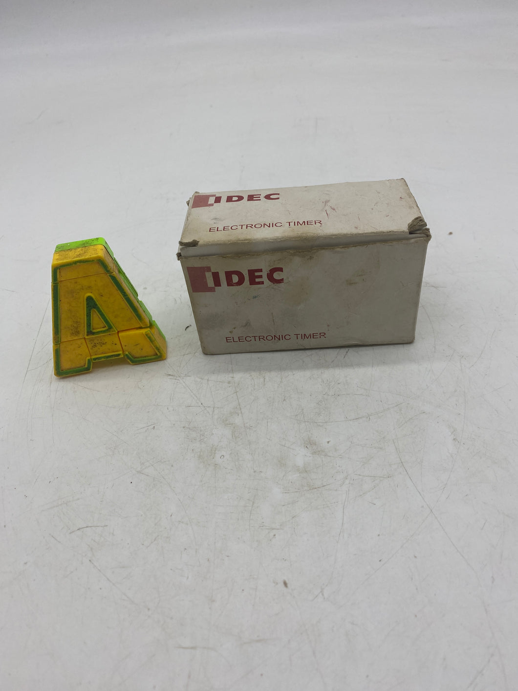 IDEC GT3A-3AD24 Electronic Timer, 8 Pin (Open Box)
