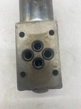 Load image into Gallery viewer, Rexroth R900561274 Solenoid Valve (Used)
