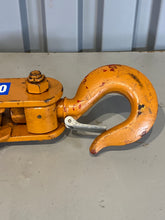 Load image into Gallery viewer, Starkraft CB 572 Snatch Block Pulley w/ Swivel Hook, 5 Ton (Used)