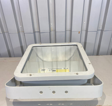 Cooper Crouse-Hinds FMVSY250/MT76 MO5 Floodlight Fixture, 250W (Used)