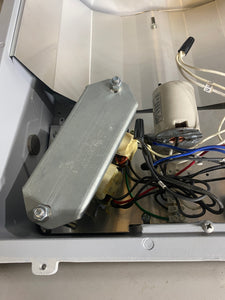 Cooper Crouse-Hinds FMVSY250/MT76 MO5 Floodlight Fixture, 250W (Used)