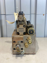 Load image into Gallery viewer, Denison Hydraulics 4D01-3751-0902-B1G0Q Directional Control Valve Assembly (For Parts)